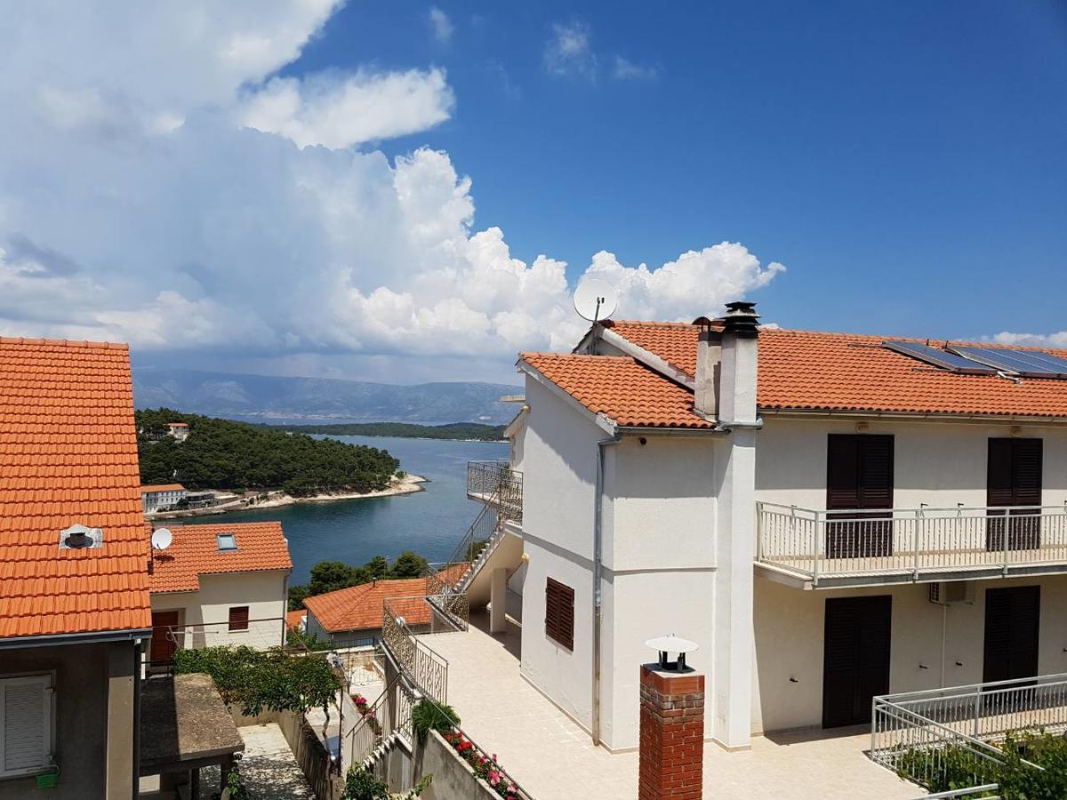 Jelsa Blue Sea View Apartment ภายนอก รูปภาพ